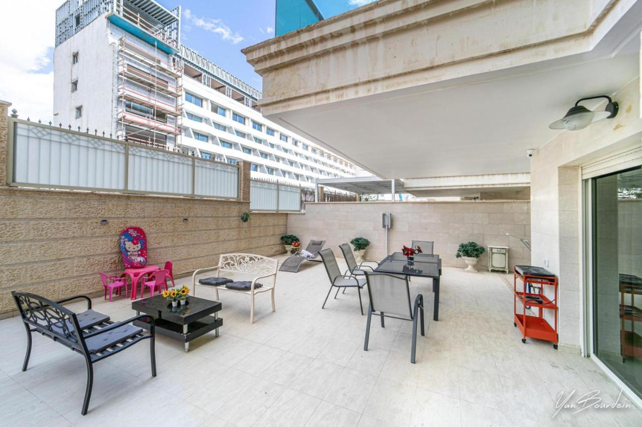 Milana's Deluxe With Big Patio And Pool Appartement *