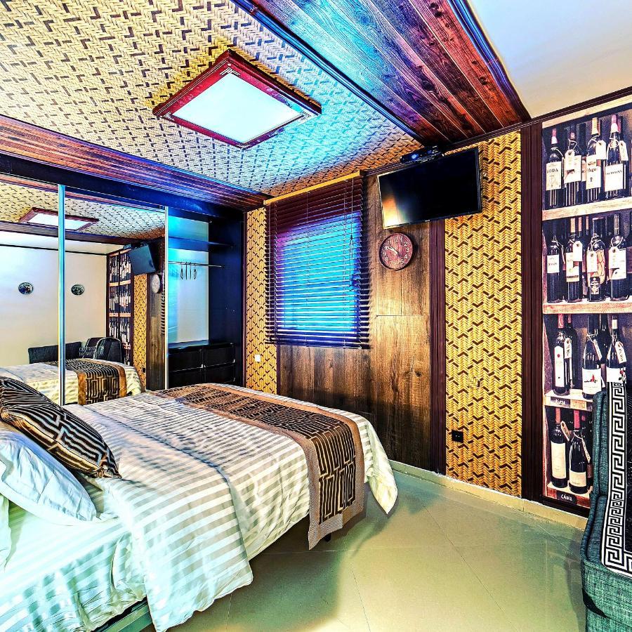 Appartement Milana's Deluxe With Big Patio And Pool Eilat