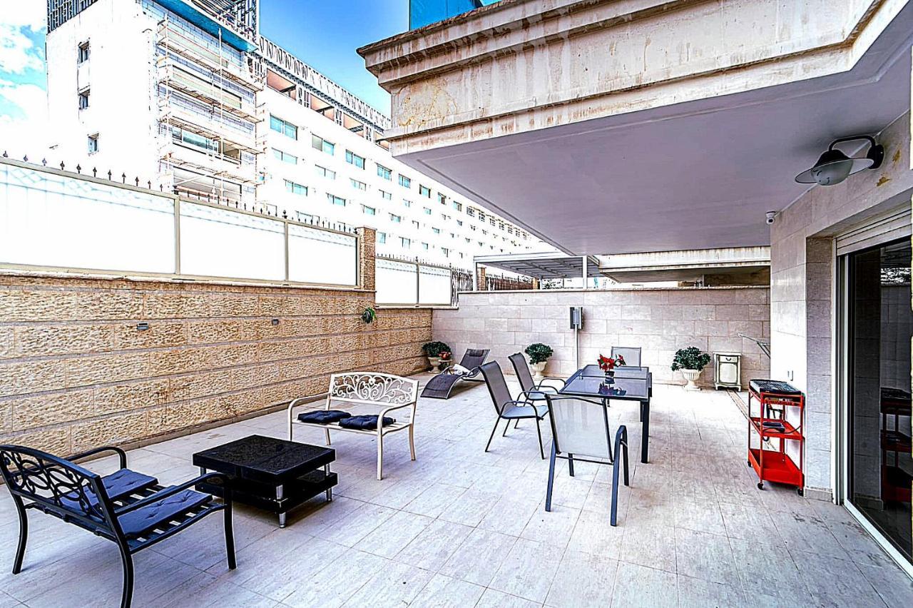 Appartement Milana's Deluxe With Big Patio And Pool Eilat