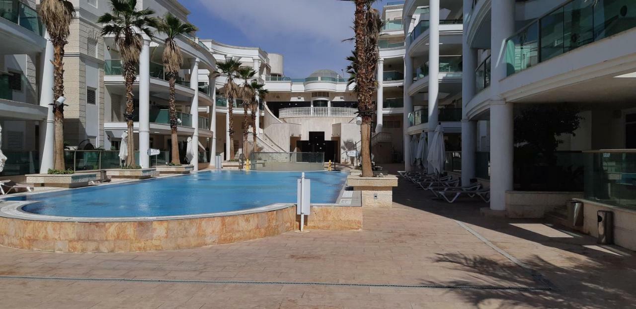 Milana's Deluxe With Big Patio And Pool Appartement